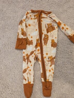 Little Sleepies zippy in Beary Sleepy print